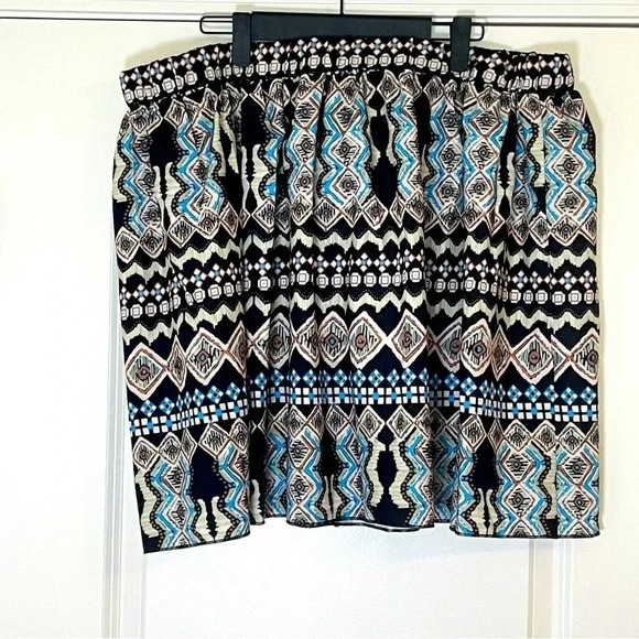 Shein Curve Pleated Aztec Skirt - Size 3XL - Picture 2 of 4